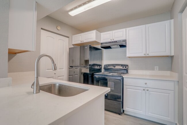 Photo - 1015 S Hiawassee Rd