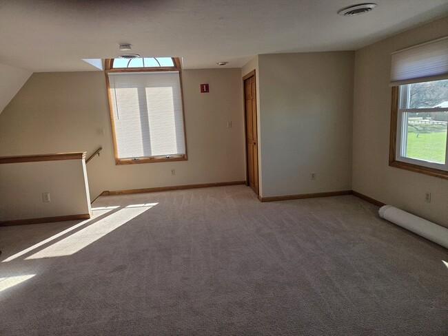 Photo - 938 East St Unit 4