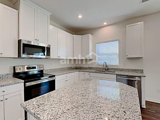 Photo - 5053 Twin River Dr