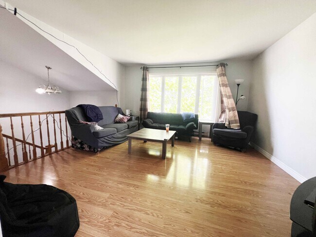 Photo - 73 Neptune Rd