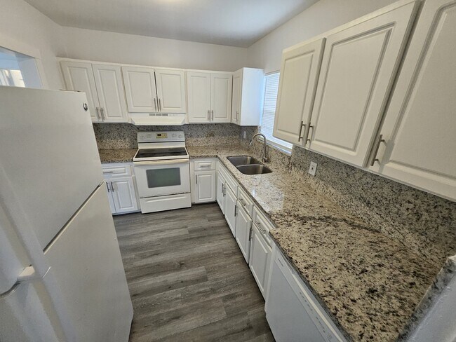 Photo - 2121 NW 28th St