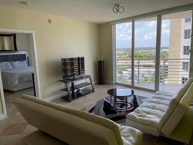 Building Photo - 1551 N Flagler Dr Unit 1105 (Annual Or Seasonal) Rental