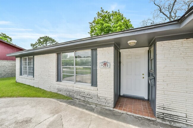 Photo - 9418 Vicksburg Ave