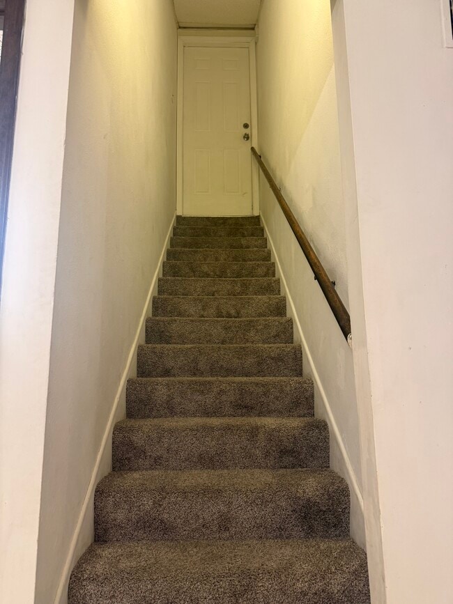 STAIRWAY - 205 Cherry St Unit A