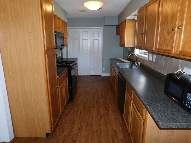 Photo - 2128 N Red Banks Rd