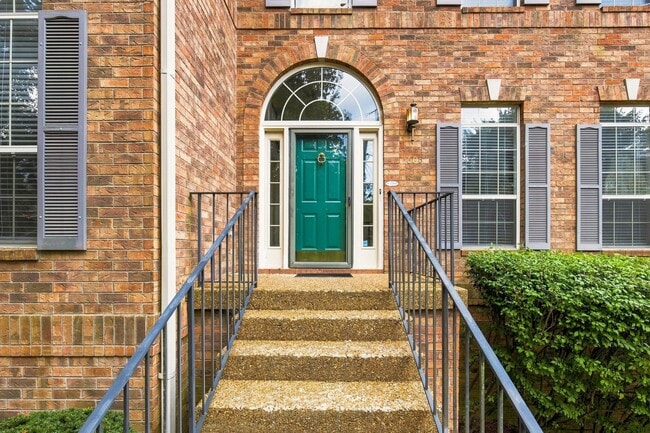 Photo - 605 Brelan Ct
