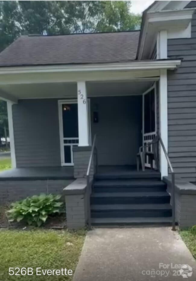 Building Photo - 526 Everette St Rental