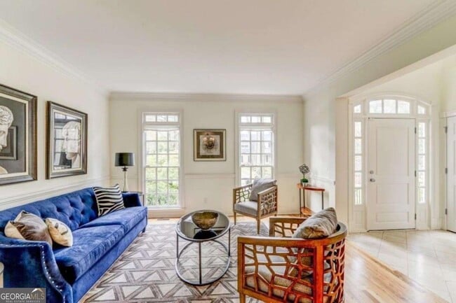 Photo - 704 Longleaf Dr NE