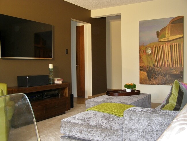 Livingroom east - 300 Meredith Rd NE