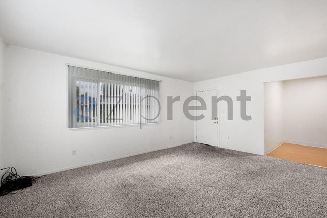 Photo - 4561 Ashcroft Ave