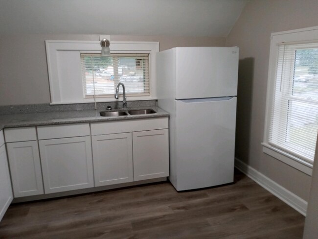 Photo - 1045 Walnut St