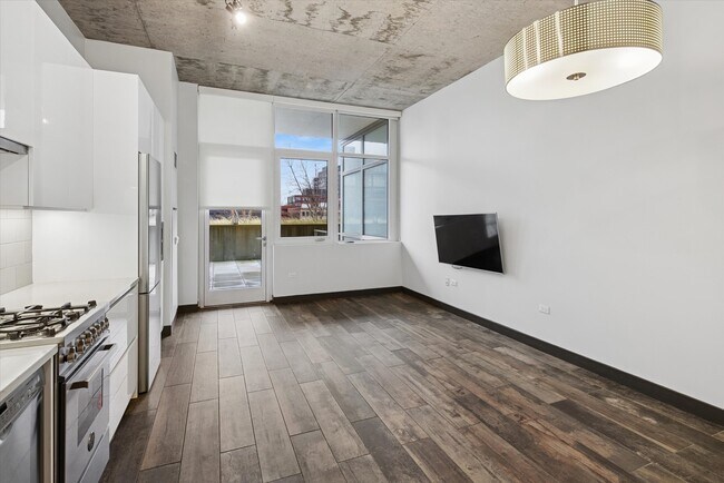 Photo - 171 N Aberdeen St Unit 611