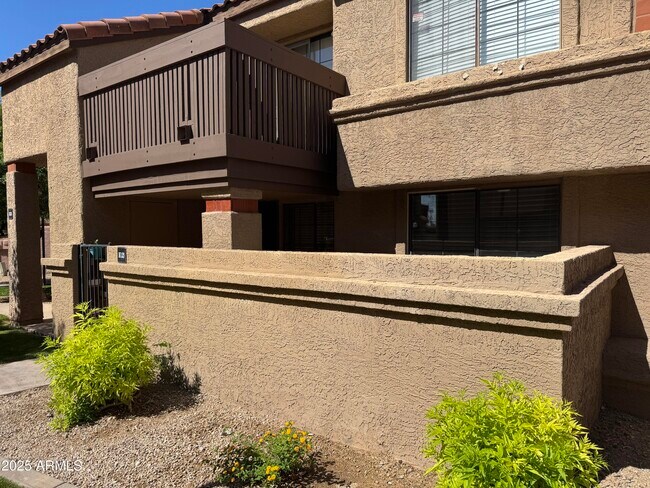 Photo - 700 E Mesquite Cir Townhome