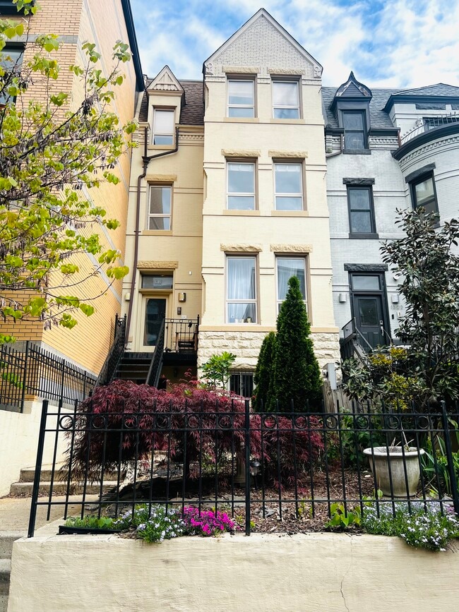 Photo - 1305 Clifton St NW