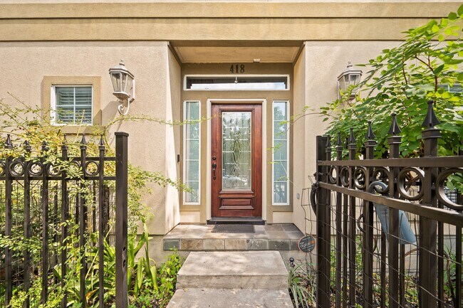 Photo - 418 Fowler St