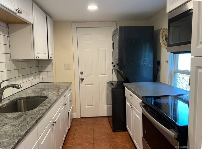 Photo - 694 Boston Post Rd