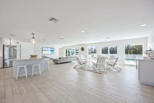 Photo - 220 June Dr Unidad ID1044379P