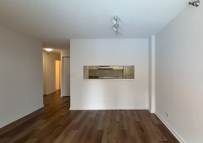 Photo - 1333 N Dearborn St