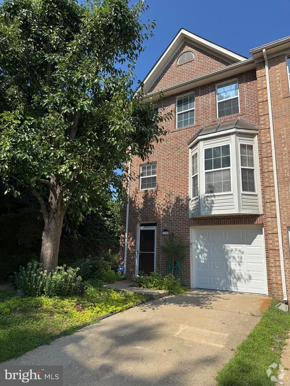 Building Photo - 110 Lakeview Ct Rental