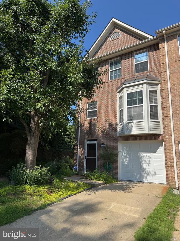 Building Photo - 110 Lakeview Ct Rental
