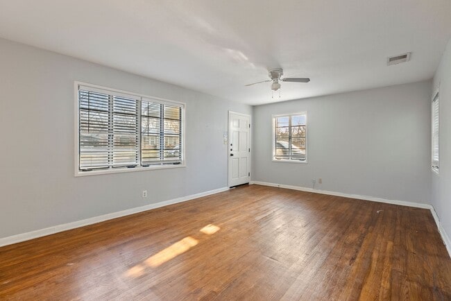 Photo - Beautiful 2 bedroom, 1.5 bathroom home in Brentwood!!!