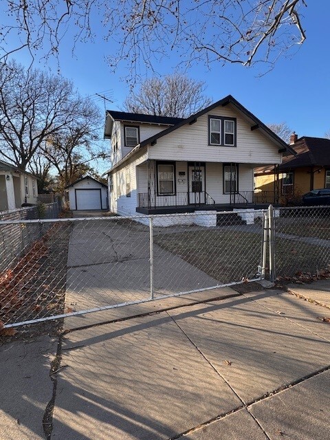 Photo - 2019 N Fairview Ave Casa