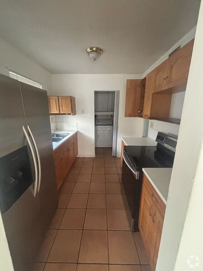 Building Photo - 15811-15813 NW 38th Place Unit 15813 NW 38th Place Rental