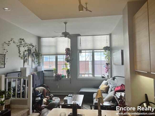 240 Heath St Unit PH9