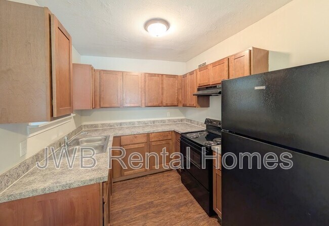 Photo - 543 E 55th St