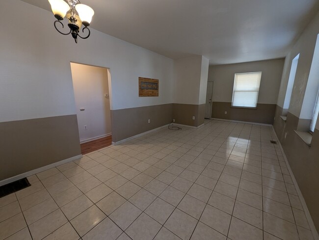 Photo - 116 N New Rd