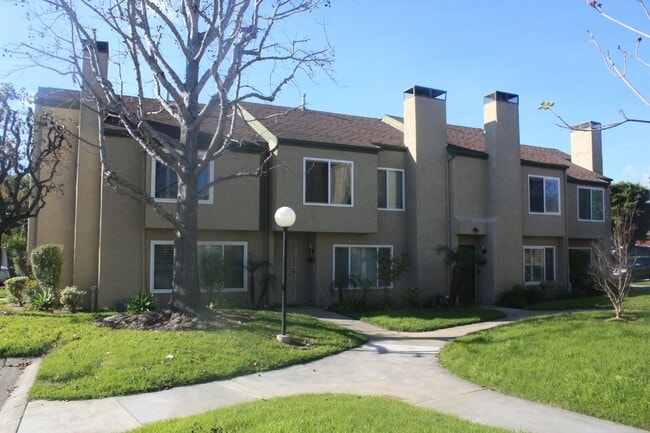 MOVE-IN READY - SPACIOUS 2-BEDROOM TOWNHOM... - MOVE-IN READY - SPACIOUS 2-BEDROOM TOWNHOM... Apartment