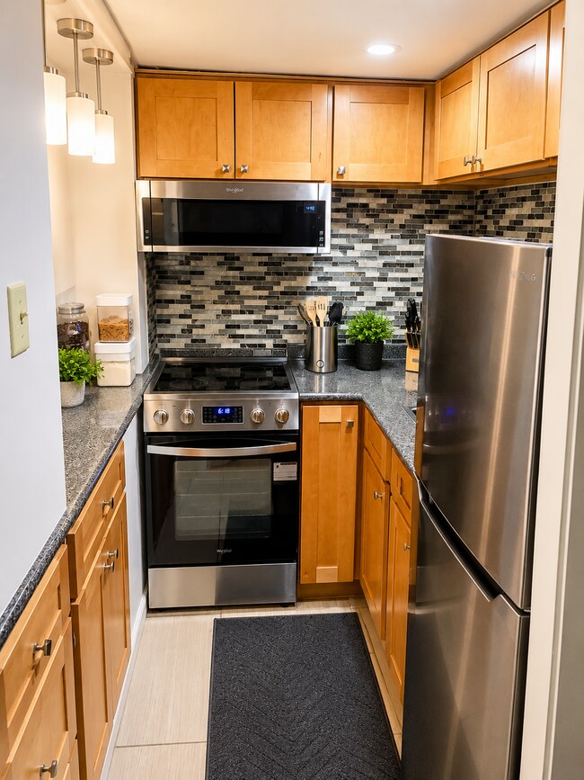 Photo - 70 Southbridge St Unit 503