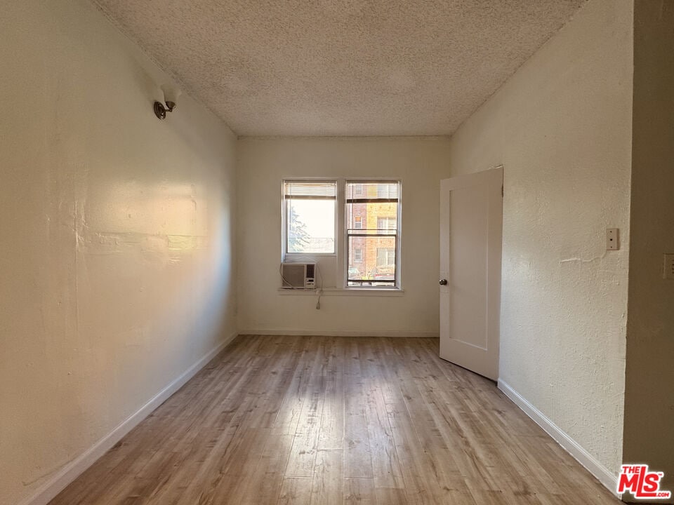 Photo - 920 S Hobart Blvd Unit 104