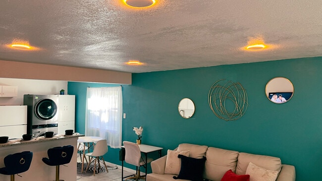 Photo - 8610 Echo St