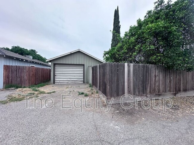 Photo - 1216 N Conyer St