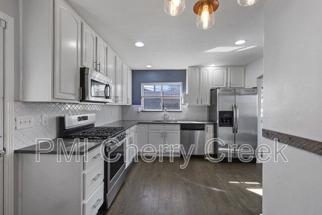 Photo - 1010 Newton St