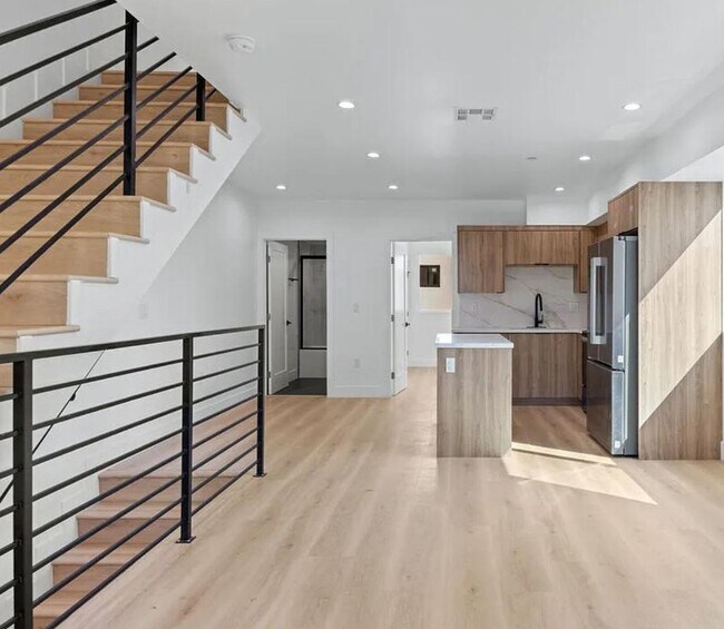 Photo - 3209 W 18th St