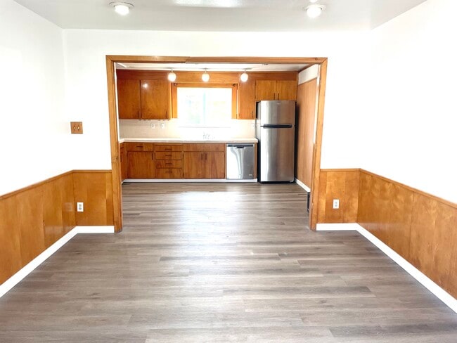 Photo - 6815 Moeser Ln