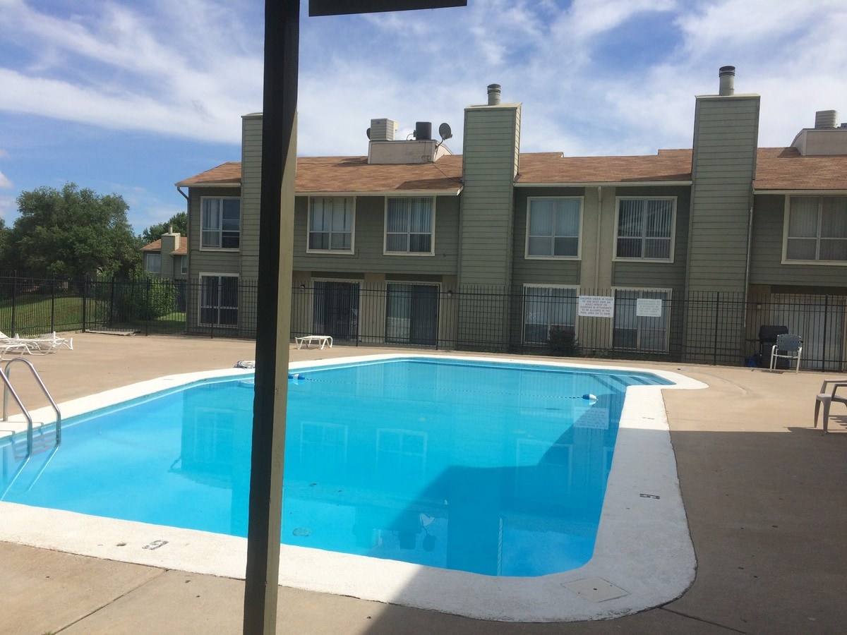 Photo - Pelican Point Apartments