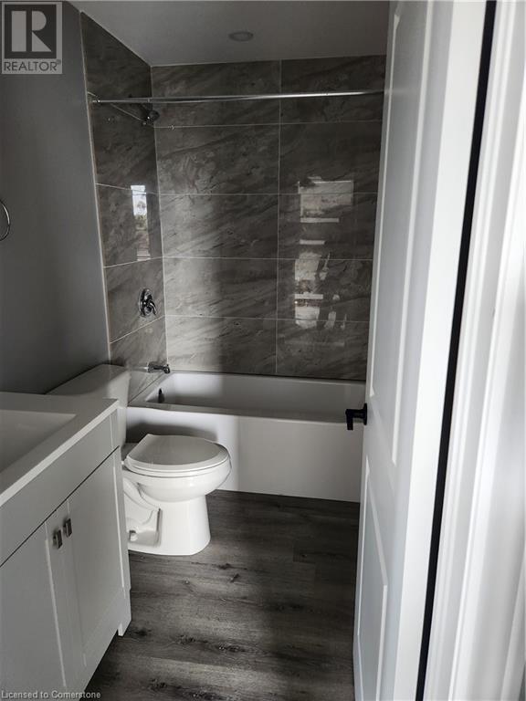 Photo - 262 Ottawa St N Unité 1