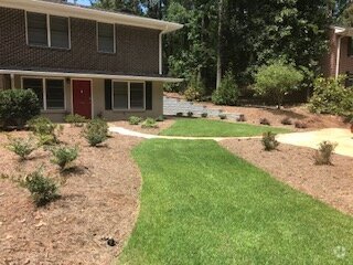 2 bedroom 1 bath in quiet family near Memorial Park and walk to 5 Points. - 288 Gran Ellen Dr, Gas Utility Rental