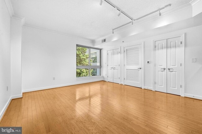 Photo - 777 7th St NW Unidad 1003