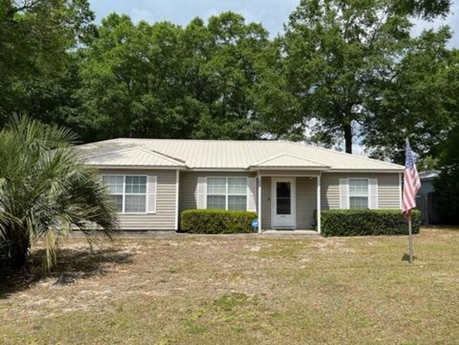 3 Bedroom in Crestview!! - 3 Bedroom in Crestview!! House