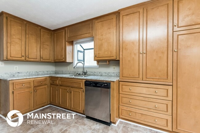 Photo - 1038 Summer Pl NW