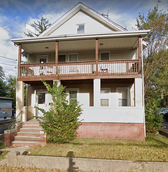 Photo - 128 William St