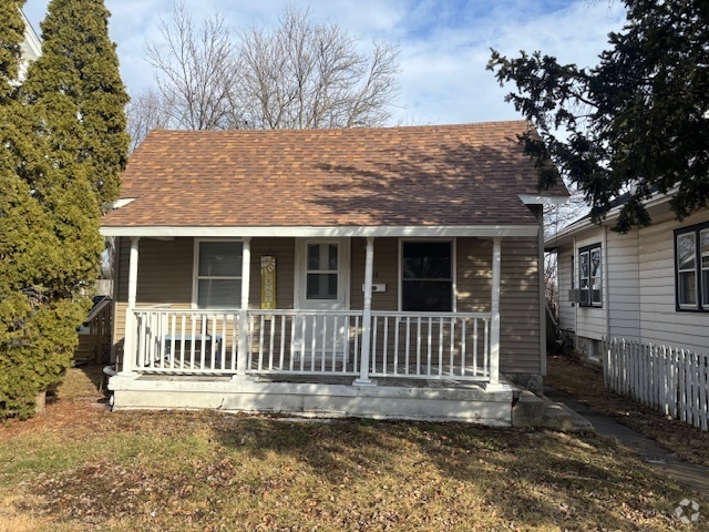 Building Photo - 304 N Jackson St Rental