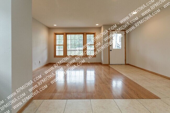 Photo - CLOSE TO RACCOON RIVER PARK!! 3 Bed, 2 Bat...