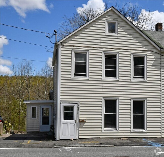 Building Photo - 262 Orange Turnpike Rental