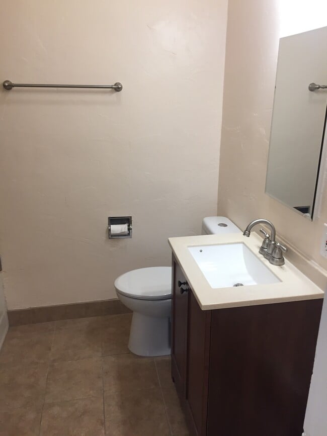 Photo - 409 5th St S