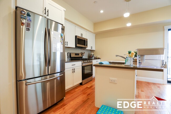 Photo - 17 Glencoe St Unit 203